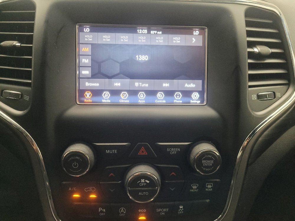 Used 2021 Jeep Grand Cherokee Laredo image 25