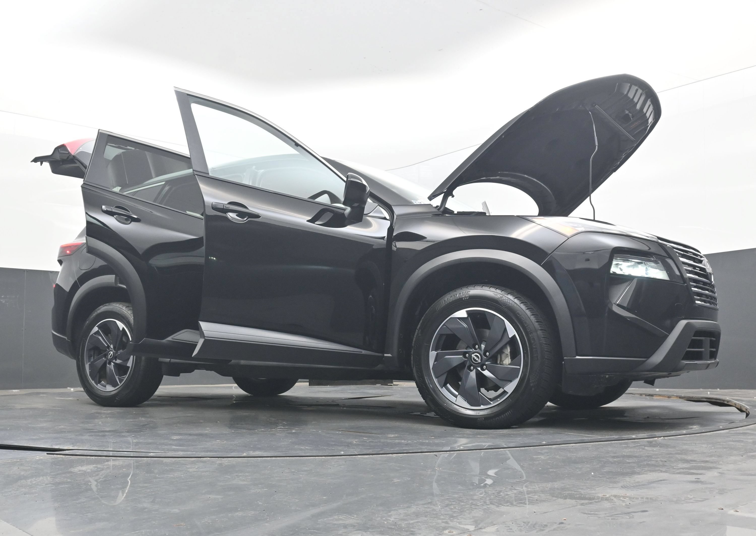 Used 2025 Nissan Rogue SV FWD image 43