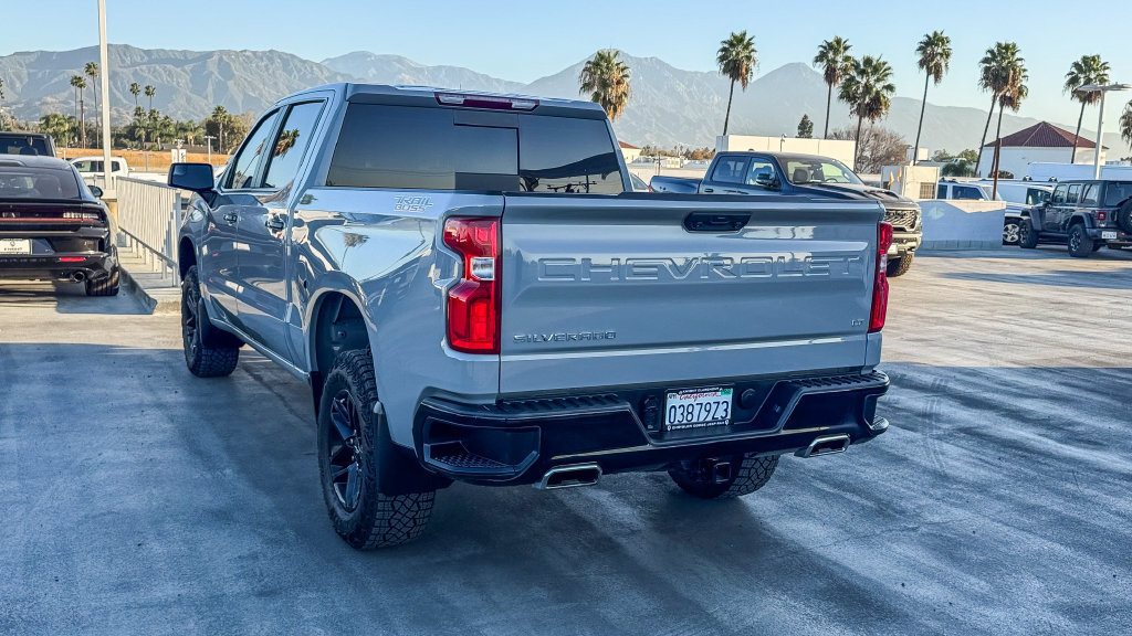 Used 2024 Chevrolet Silverado 1500 LT Trail Boss w/ Convenience Package II AWD/4WD image 7