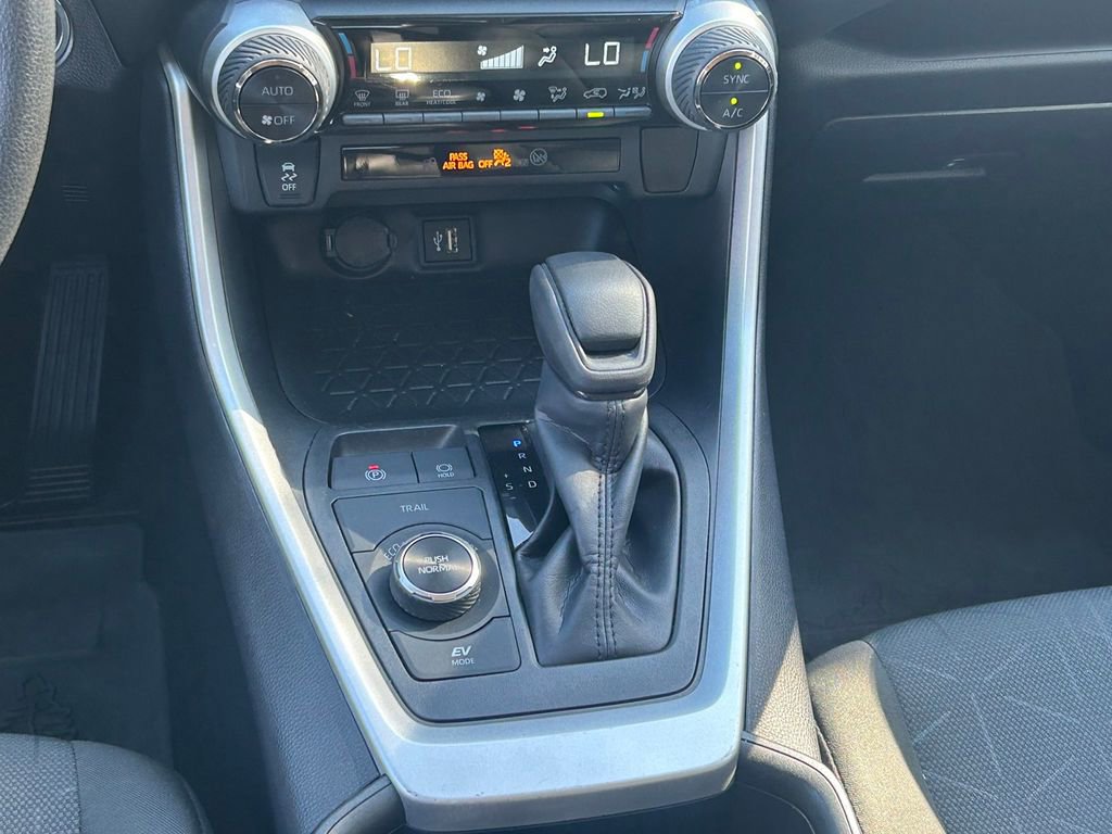 Certified 2025 Toyota RAV4 Woodland Edition image 21