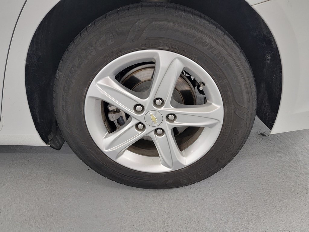 Used 2021 Chevrolet Malibu LS FWD image 11