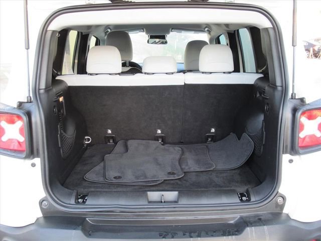 Used 2019 Jeep Renegade Latitude image 13