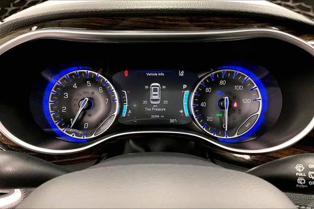 Used 2024 Chrysler Pacifica Limited image 27