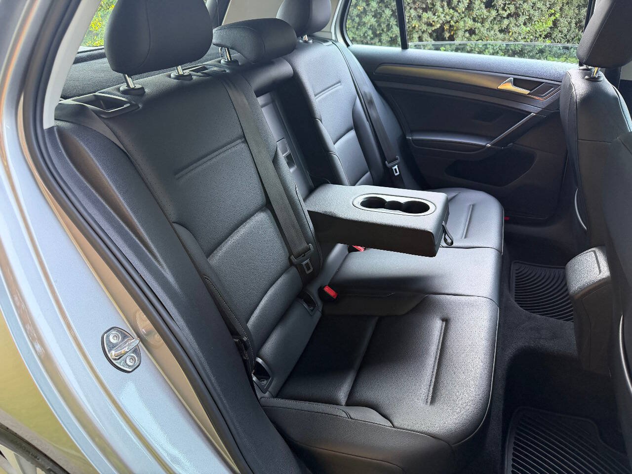 Used 2018 Volkswagen Golf SE FWD image 23