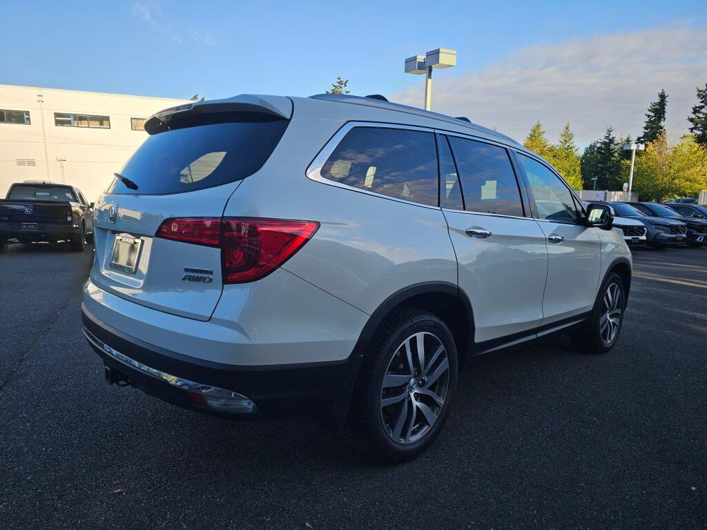 Certified 2018 Honda Pilot Touring image 7