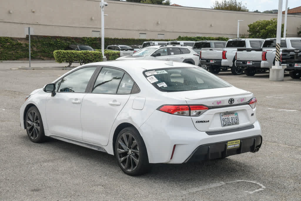Used 2023 Toyota Corolla SE w/ SE Premium Package FWD image 7