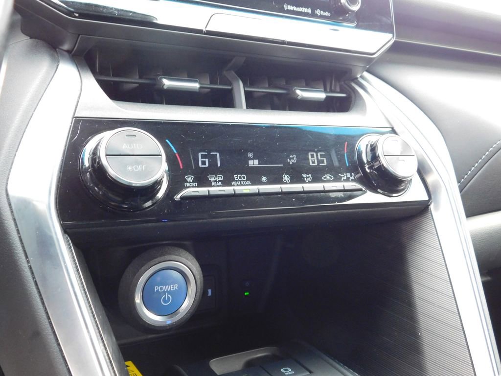 Used 2021 Toyota Venza XLE w/ Softex Package image 20