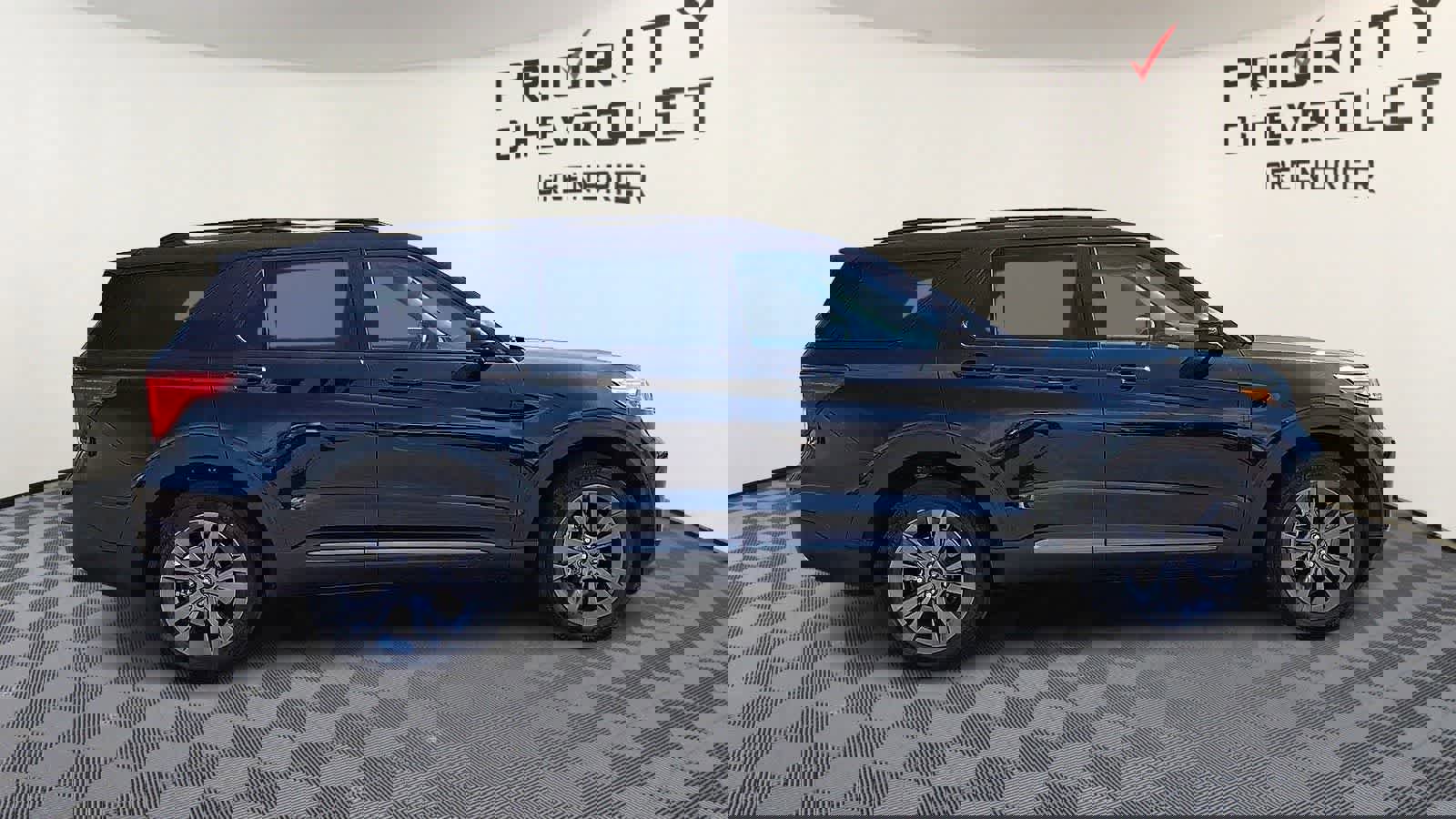 Used 2022 Ford Explorer XLT w/ Equipment Group 202A AWD/4WD image 9