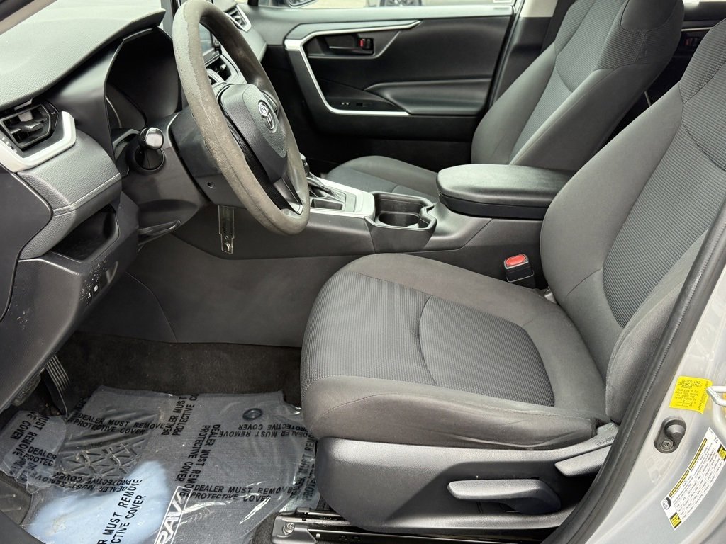 Used 2020 Toyota RAV4 LE w/ Carpet Mat Package image 18