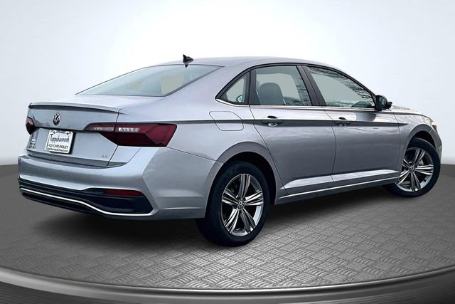 Used 2024 Volkswagen Jetta SE image 6