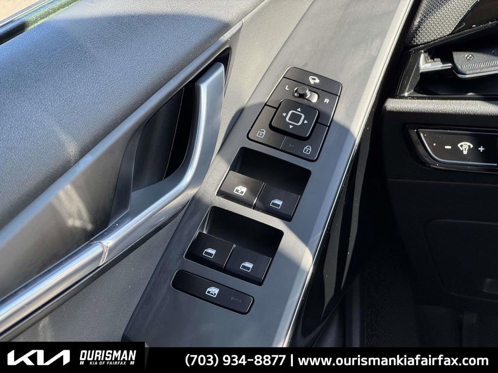 Used 2023 Kia Niro EX Touring image 7