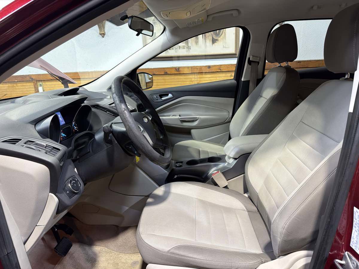 Used 2013 Ford Escape SE image 16
