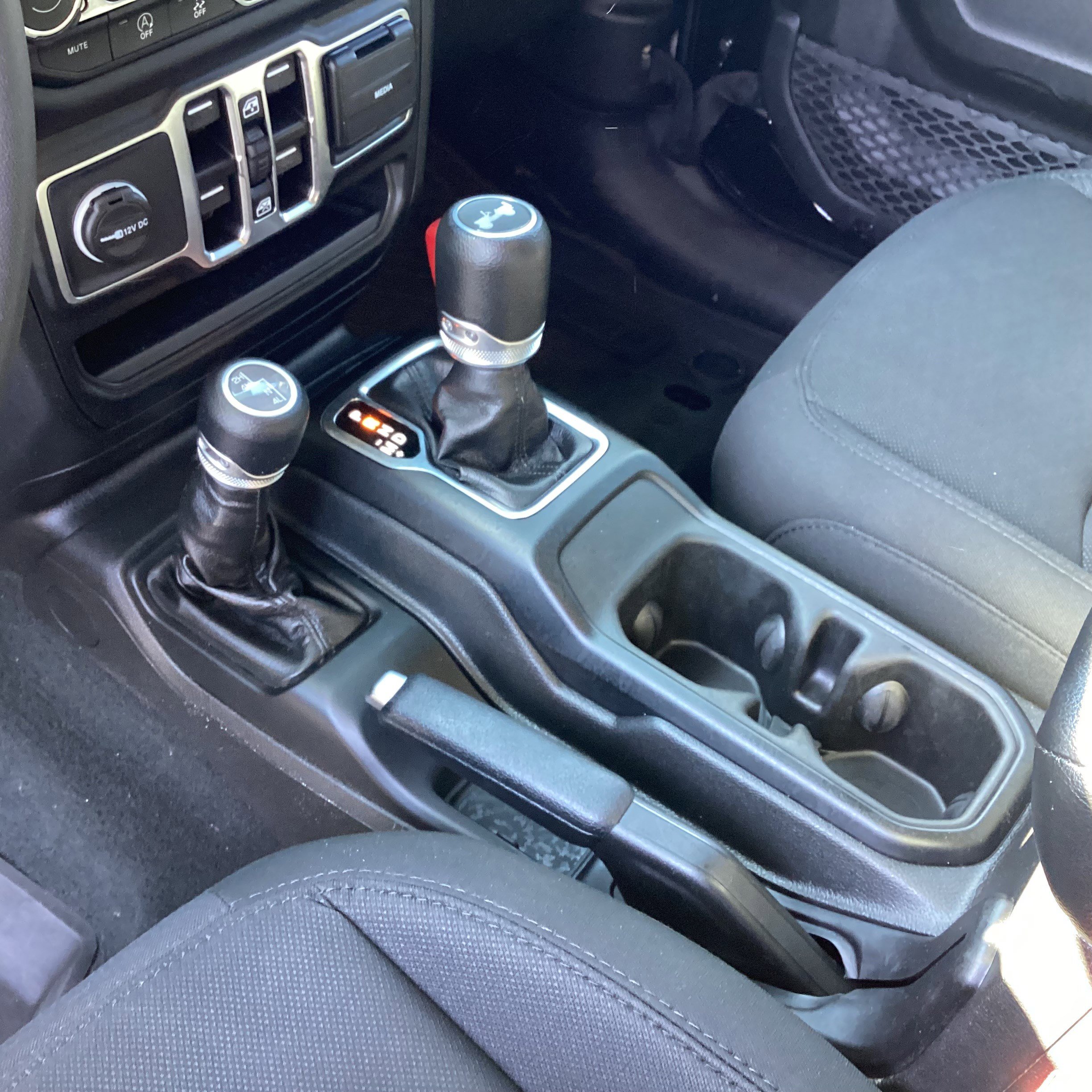 Used 2023 Jeep Wrangler Unlimited Sport AWD/4WD image 33