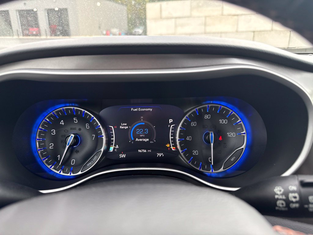 Used 2020 Chrysler Pacifica Touring-L Plus FWD image 14