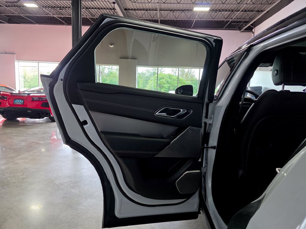 Used 2019 Land Rover Range Rover Velar R-Dynamic SE AWD/4WD image 17