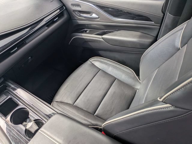 Used 2021 Cadillac Escalade Sport w/ LPO, ONYX Package AWD/4WD image 18