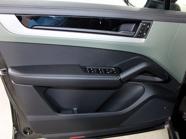 New 2025 Porsche Cayenne S AWD/4WD image 20