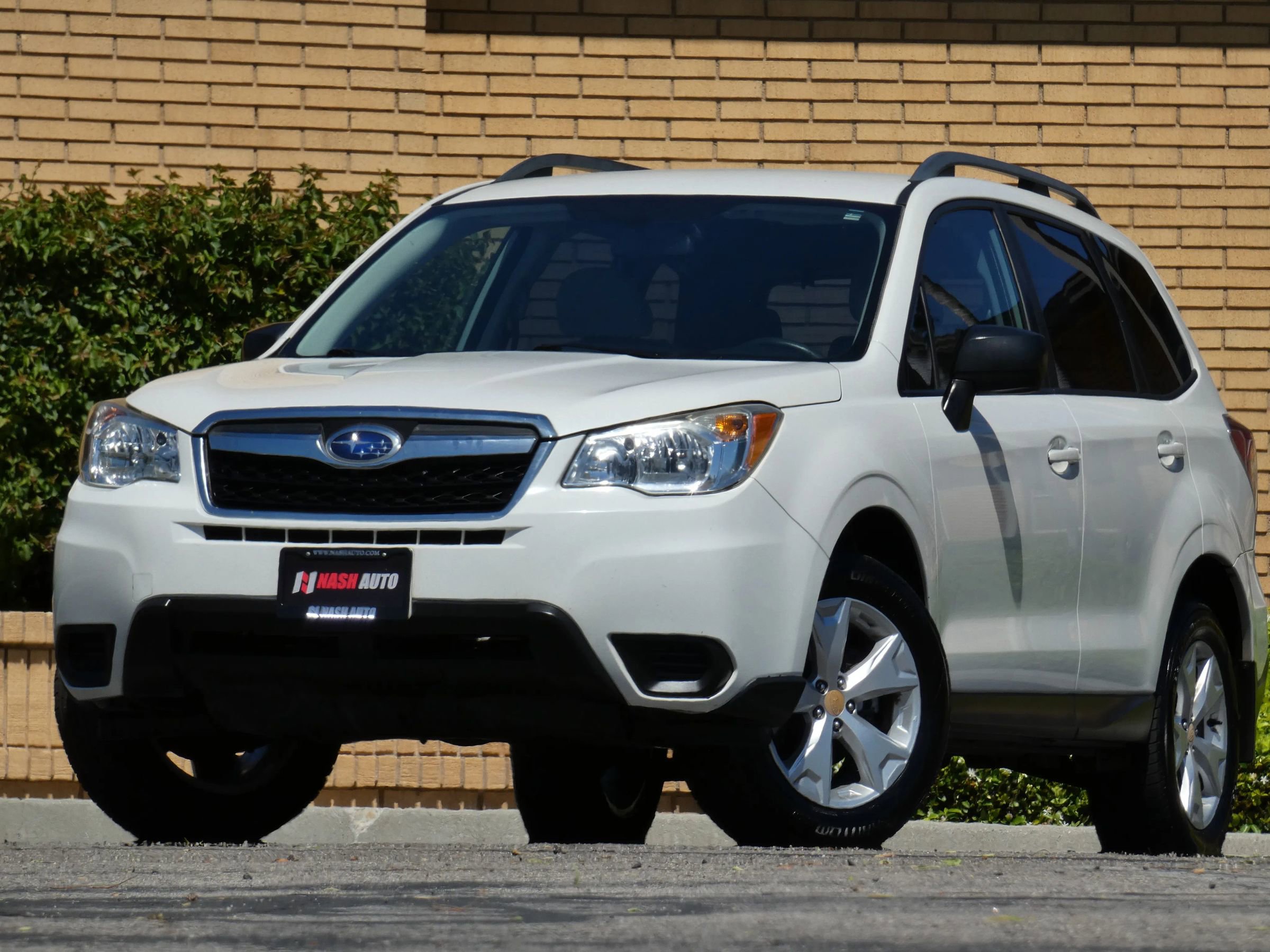 Used 2016 Subaru Forester 2.5i w/ Alloy Wheel Package image 2