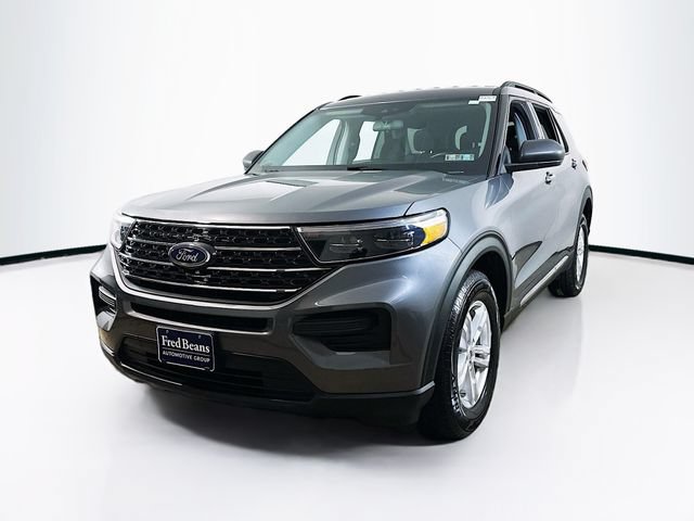 Used 2022 Ford Explorer XLT AWD/4WD image 3