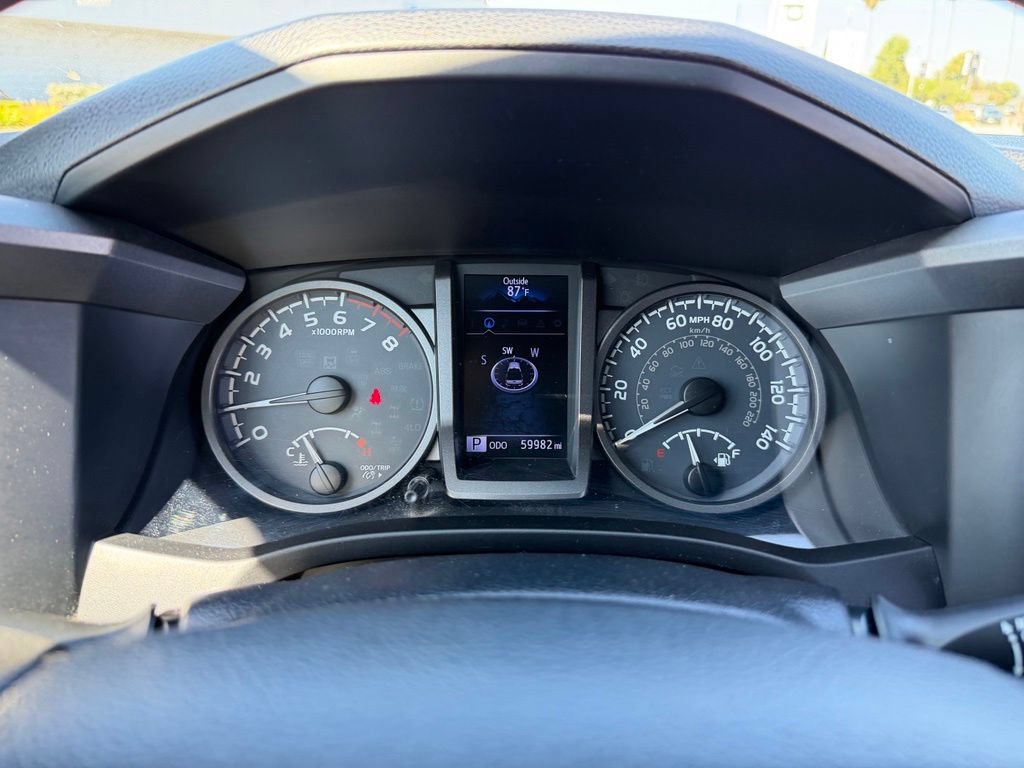 Used 2018 Toyota Tacoma TRD Sport w/ Technology Package AWD/4WD image 10