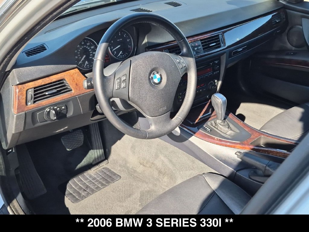 Used 2006 BMW 330i Sedan RWD image 2