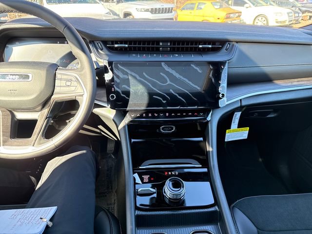 New 2026 Jeep Grand Cherokee Altitude image 21