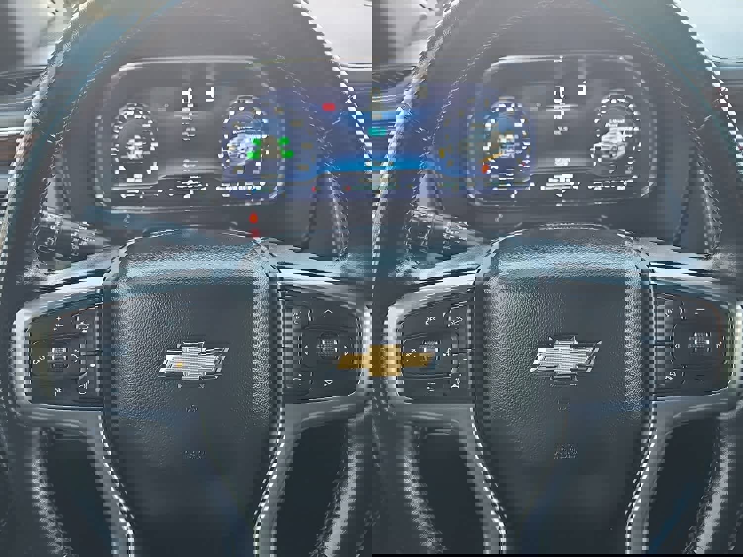 Used 2023 Chevrolet Suburban Premier image 17