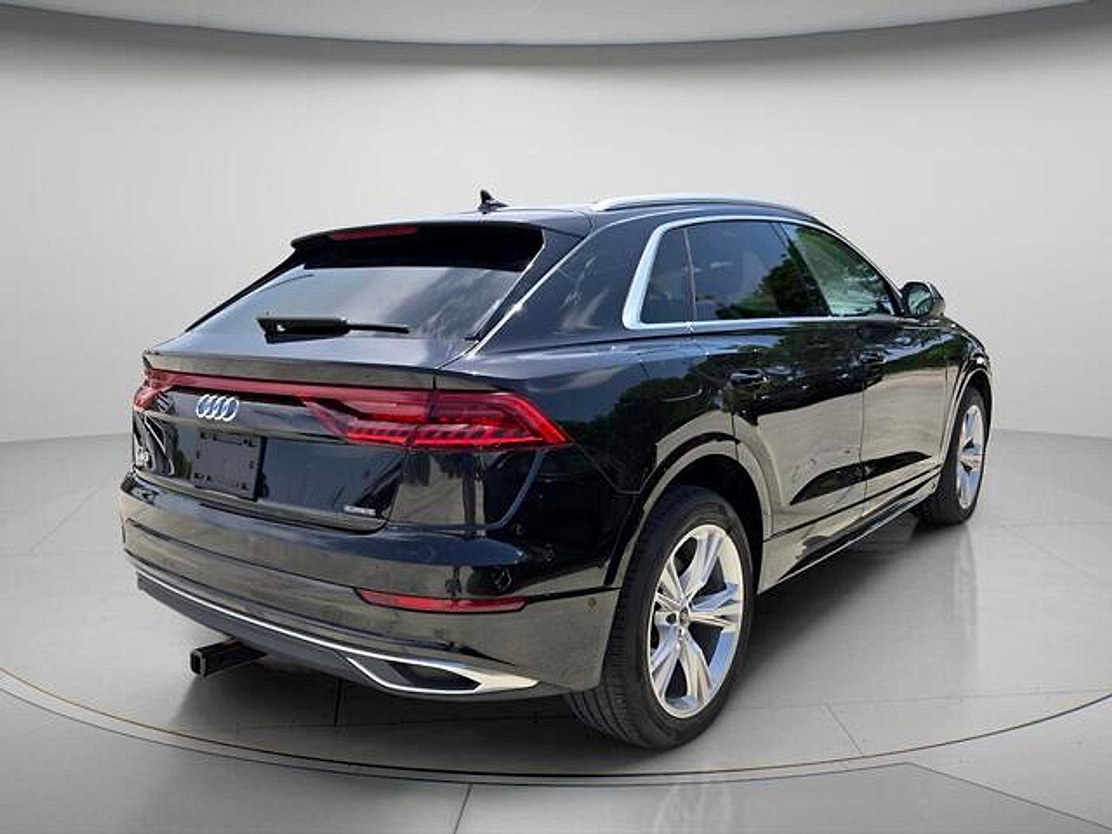 Used 2023 Audi Q8 Premium w/ Convenience Package AWD/4WD image 6