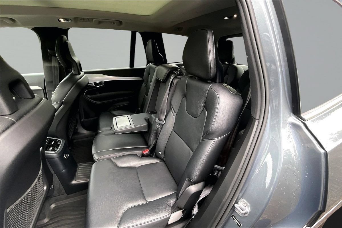 Used 2016 Volvo XC90 T8 Momentum w/ Vision Package AWD/4WD image 16