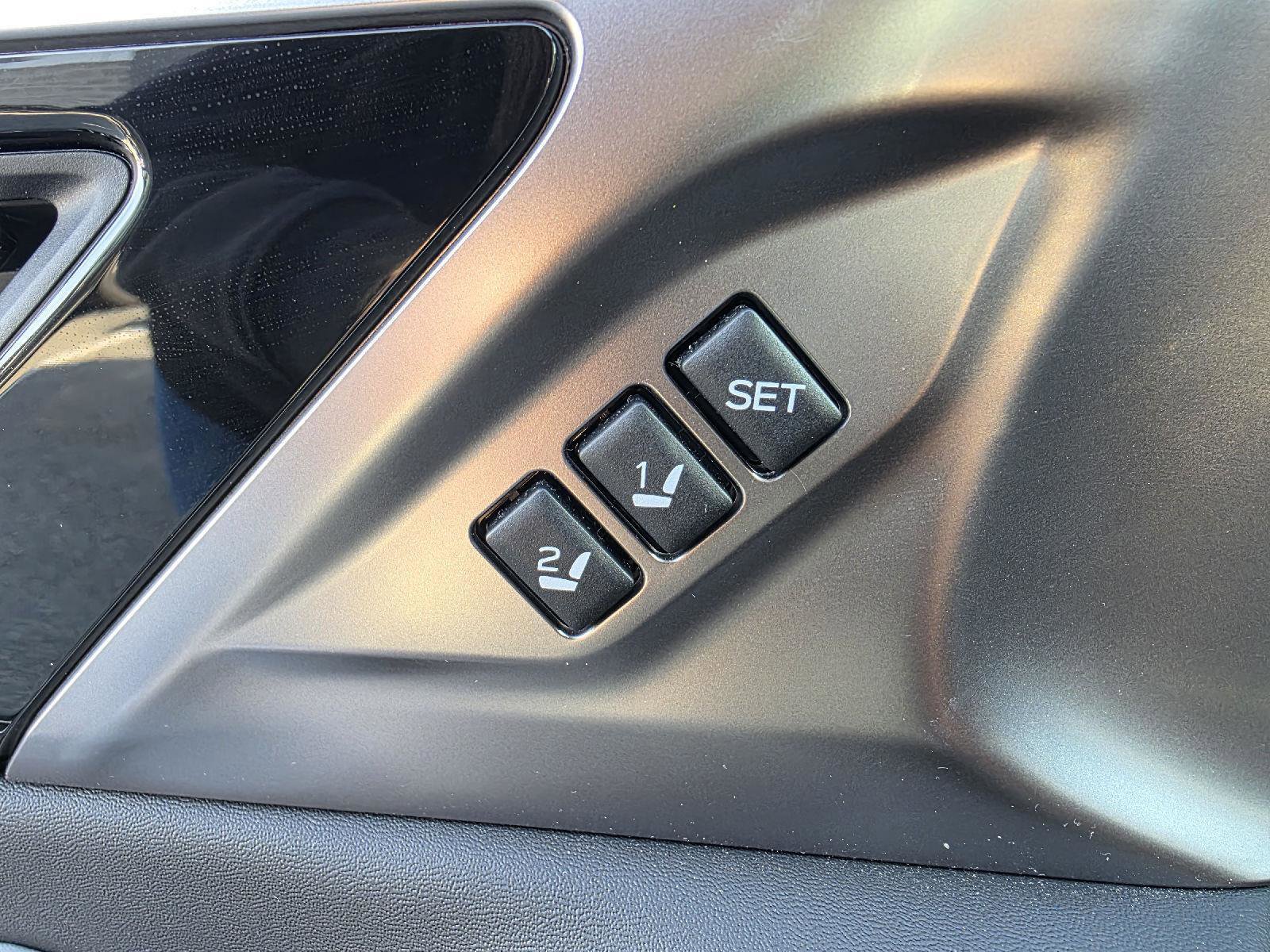 Used 2025 Subaru Outback Limited image 11