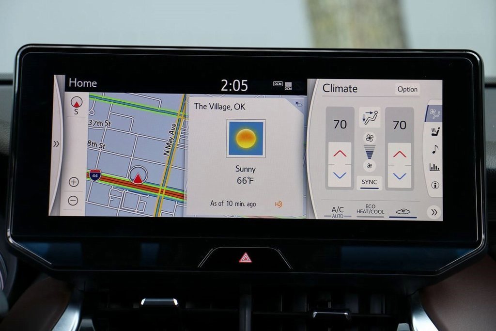 Used 2021 Toyota Venza Limited image 31