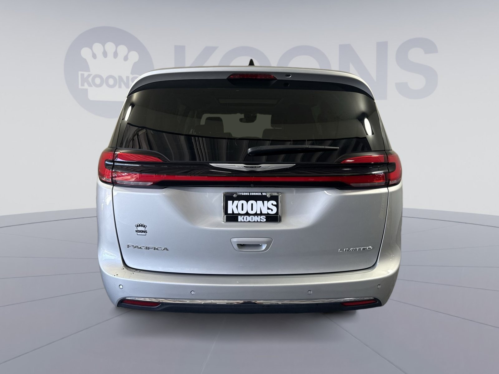 Used 2024 Chrysler Pacifica Limited FWD image 5