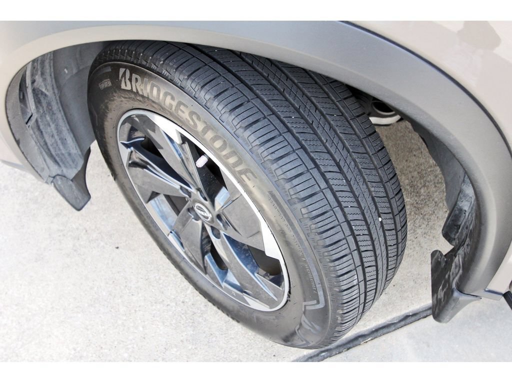 Used 2024 Nissan Rogue SV FWD image 10