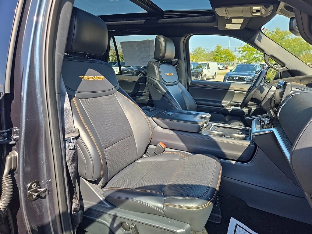 Used 2025 Ford Expedition Tremor AWD/4WD image 12