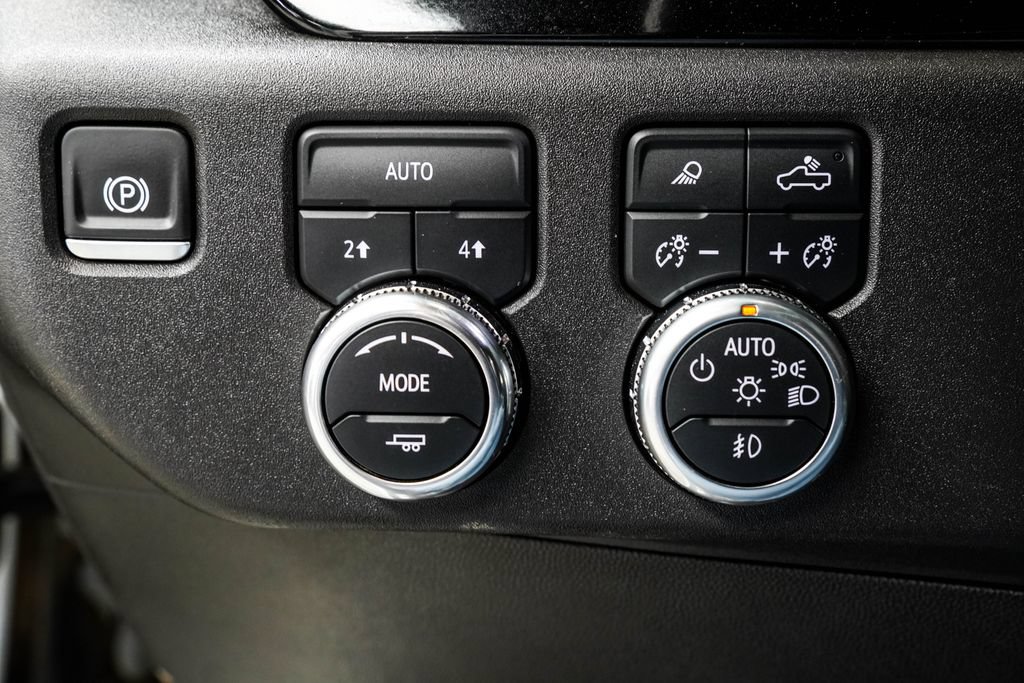 Used 2025 GMC Sierra 1500 SLT AWD/4WD image 44
