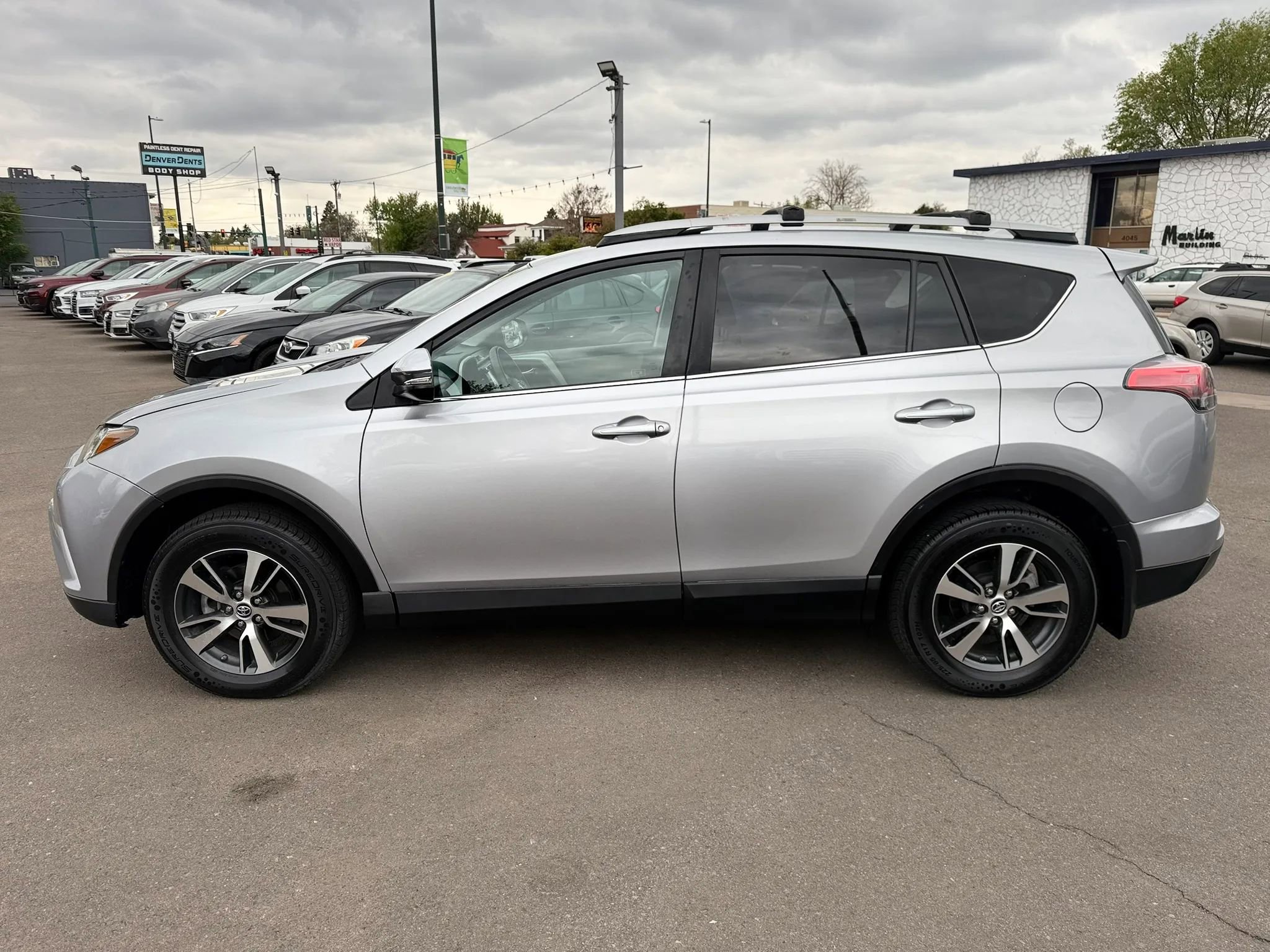 Used 2017 Toyota RAV4 XLE AWD/4WD image 6