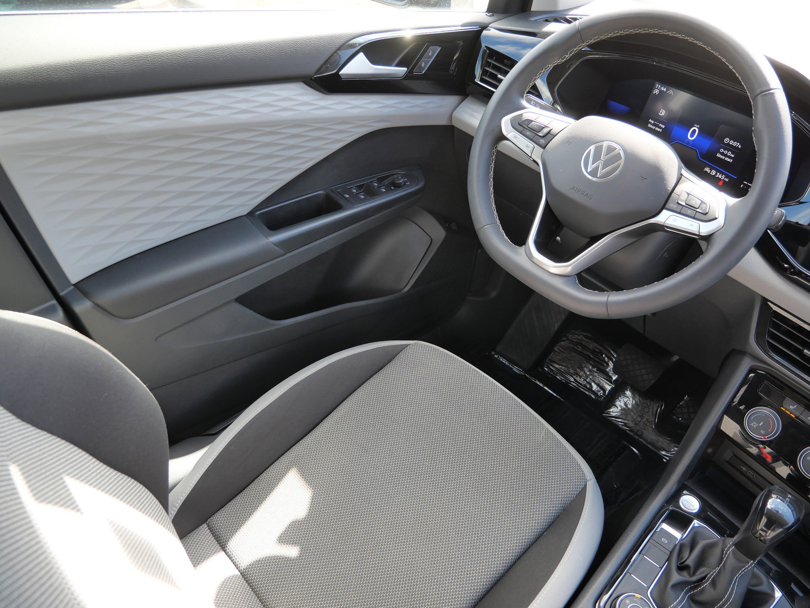 Used 2023 Volkswagen Taos S image 9