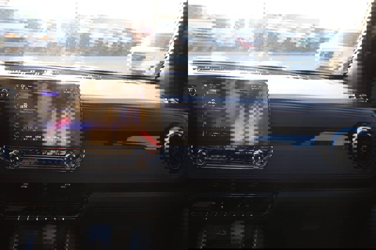 Used 2023 Chevrolet Colorado Z71 w/ Z71 Convenience Package 2 image 24