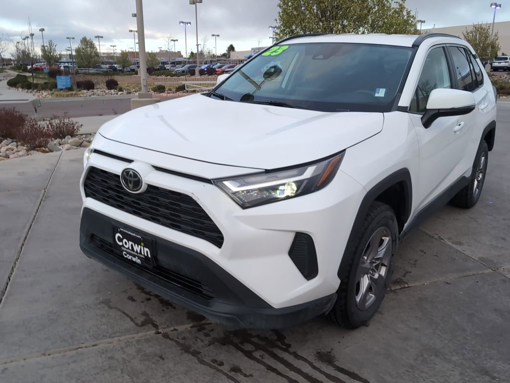 Used 2023 Toyota RAV4 XLE AWD/4WD image 3