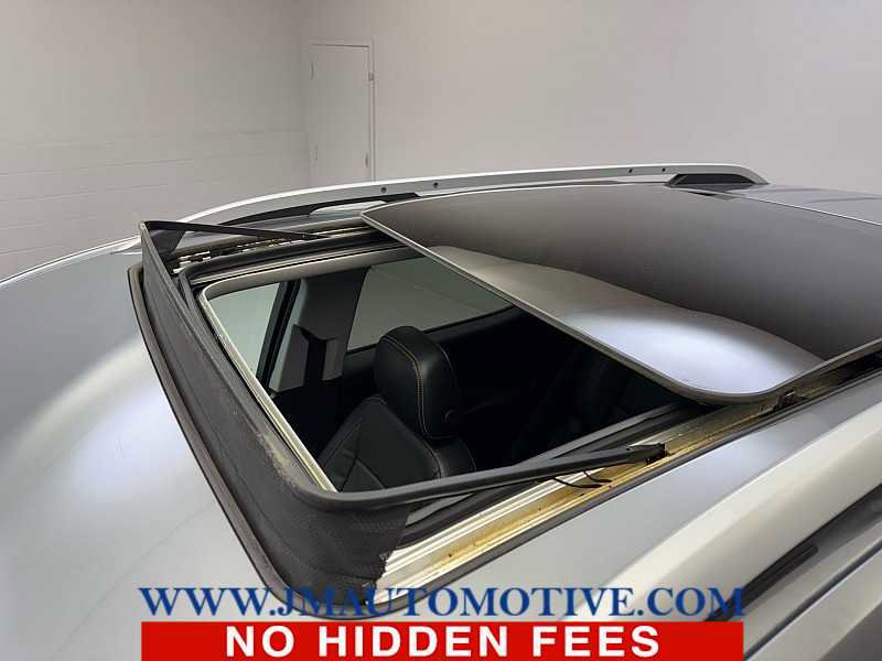 Used 2021 GMC Terrain SLT image 11