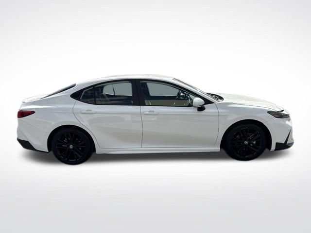 Used 2025 Toyota Camry SE FWD image 7