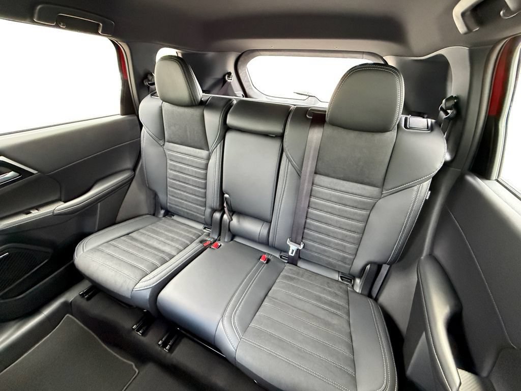 New 2026 Mitsubishi Outlander LE AWD/4WD image 20