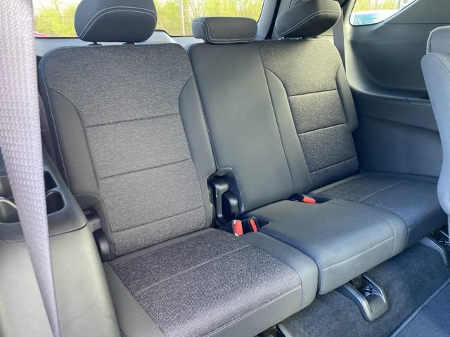 Used 2025 Chevrolet Traverse LT FWD image 25