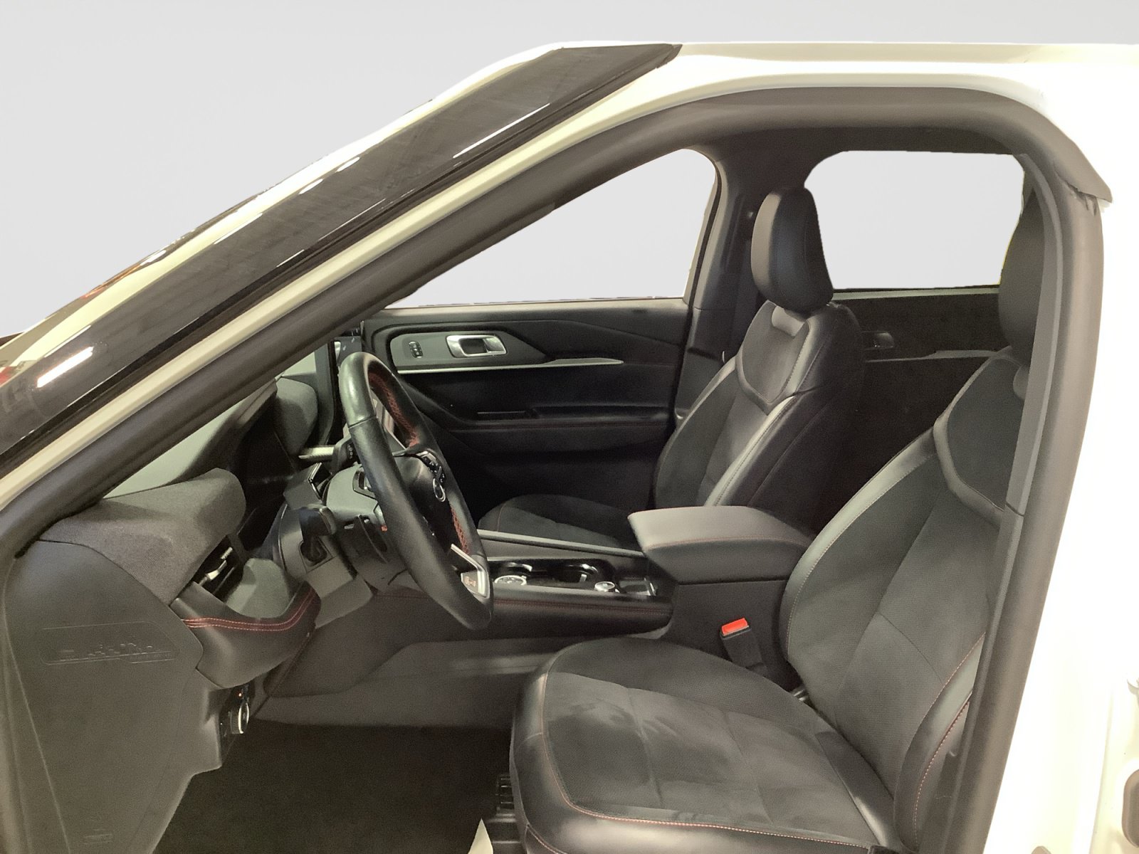 Used 2025 Ford Explorer ST RWD image 11