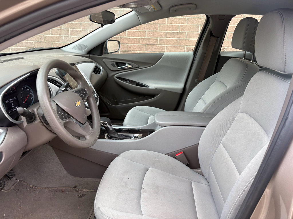 Used 2023 Chevrolet Malibu LT FWD image 9