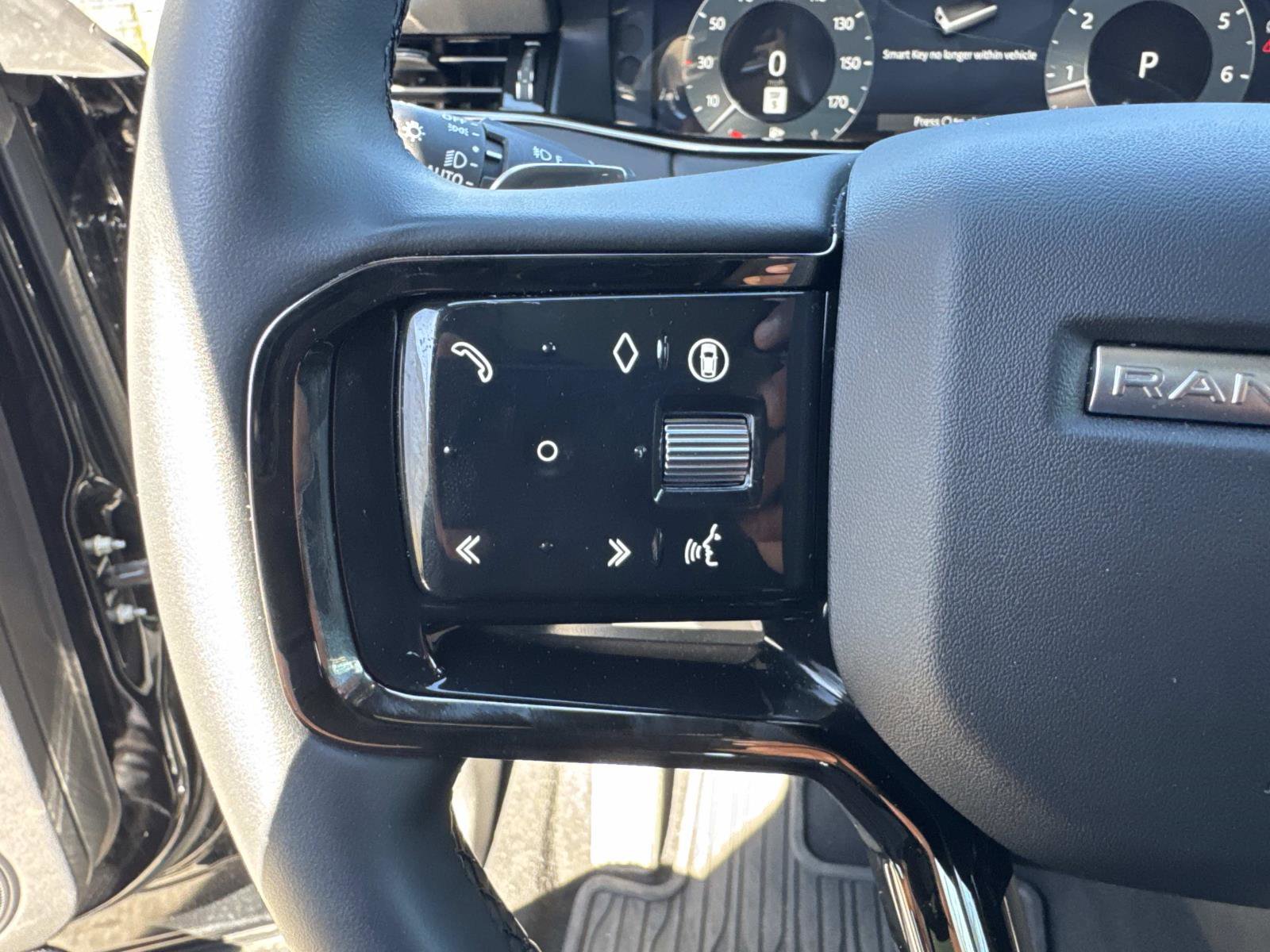 Certified 2025 Land Rover Range Rover Evoque S image 32