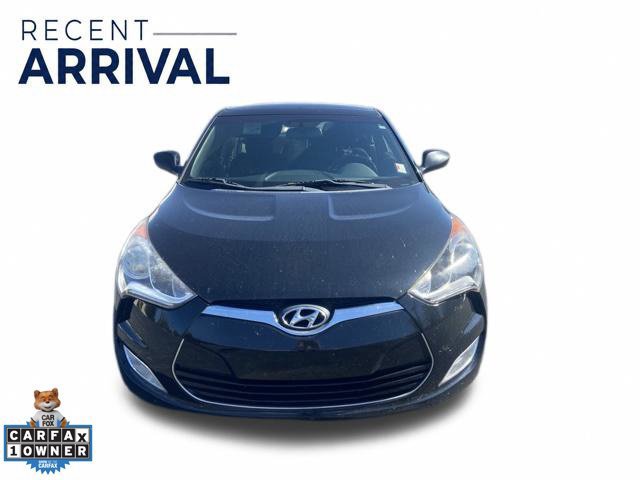 Used 2017 Hyundai Veloster Value Edition FWD image 2