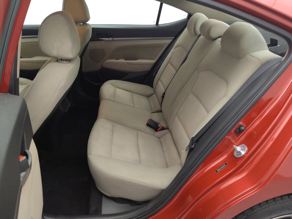 Used 2017 Hyundai Elantra SE image 18