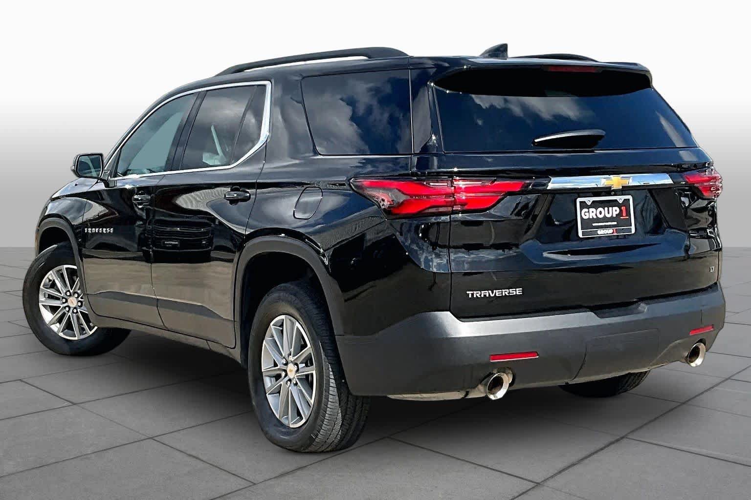 Used 2023 Chevrolet Traverse LT FWD image 12