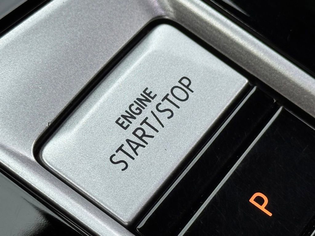 Used 2024 Volkswagen Atlas Cross Sport SE image 22